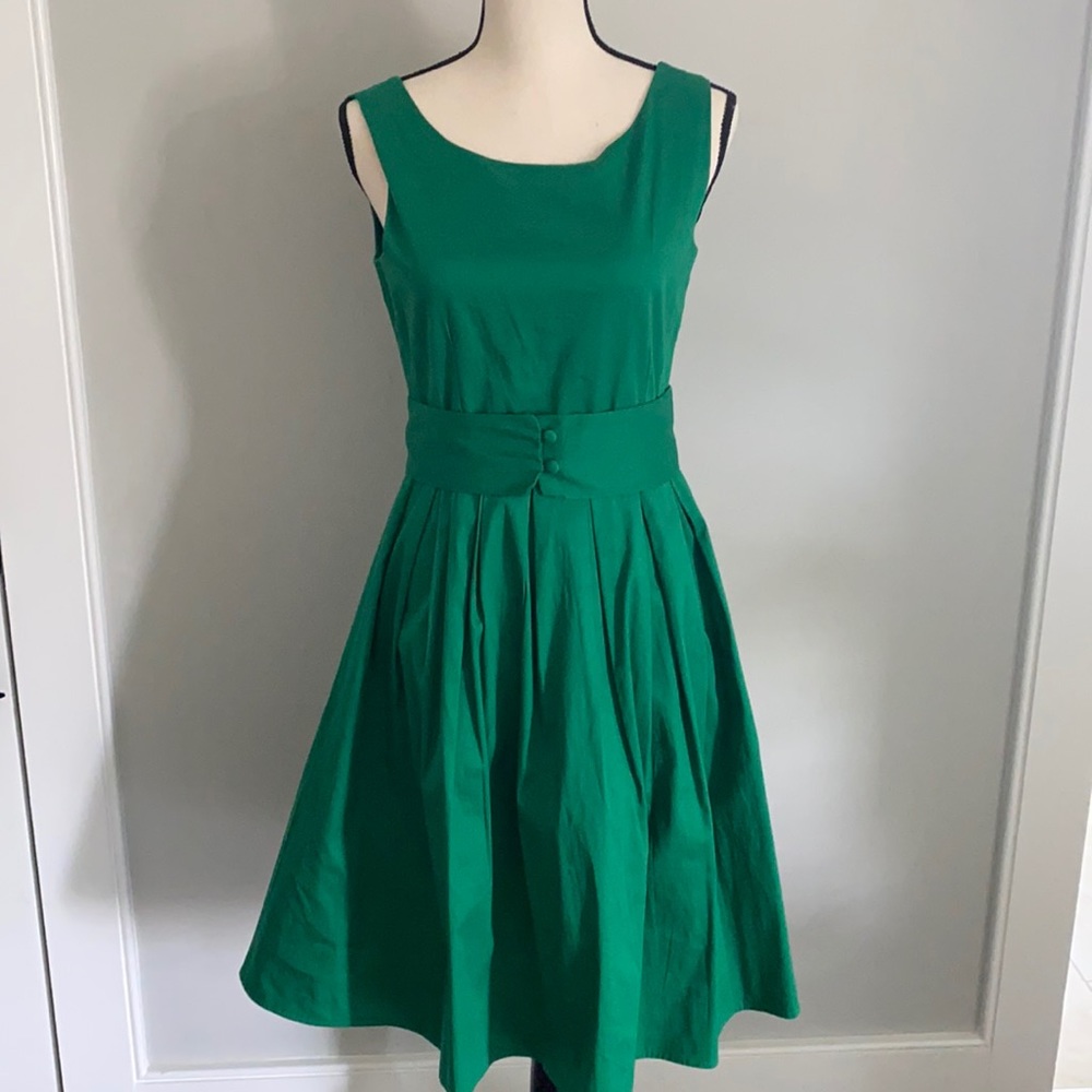 Gorgeous brand new emerald green dress